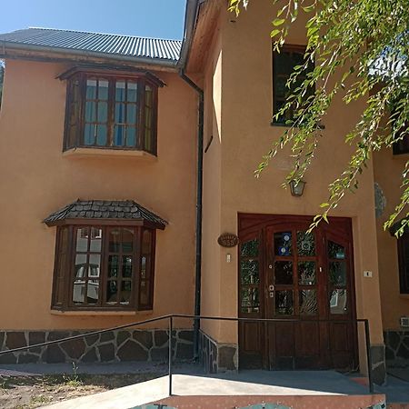 Hostel La Casa De Emma Esquel Exteriér fotografie
