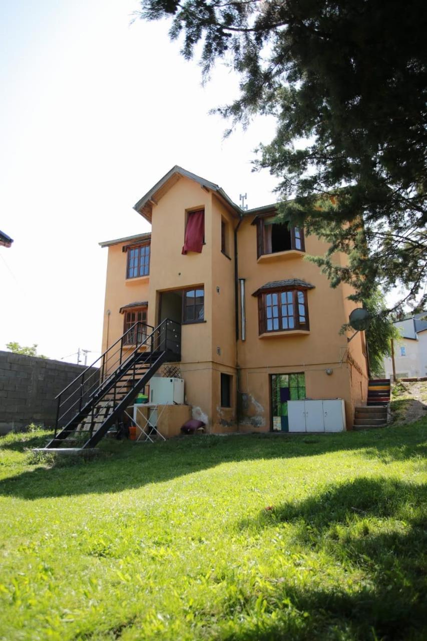Hostel La Casa De Emma Esquel Exteriér fotografie