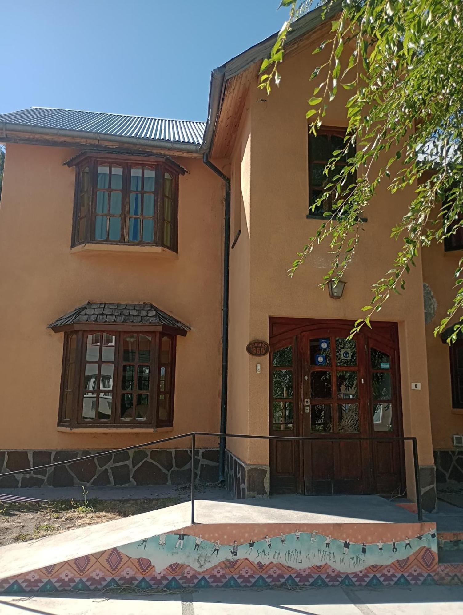 Hostel La Casa De Emma Esquel Exteriér fotografie